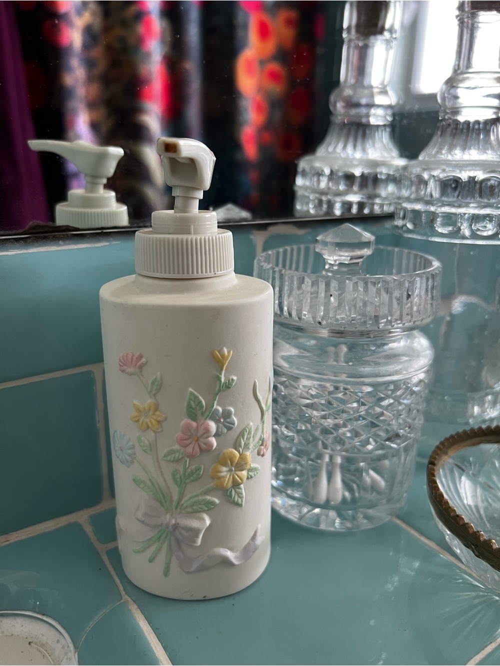 🌸 Vintage Floral Ceramic Soap Dispenser – Cottagecore Bathroom Decor 🌸